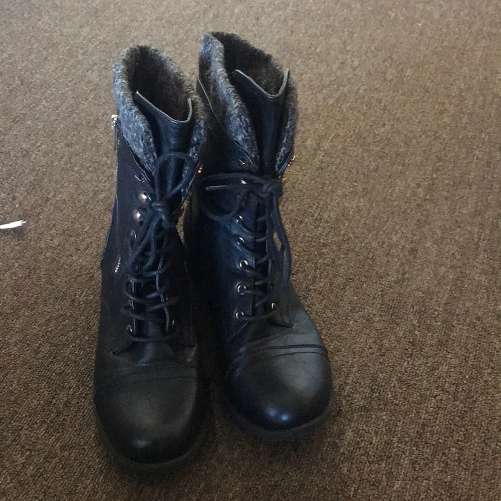 Combat boots